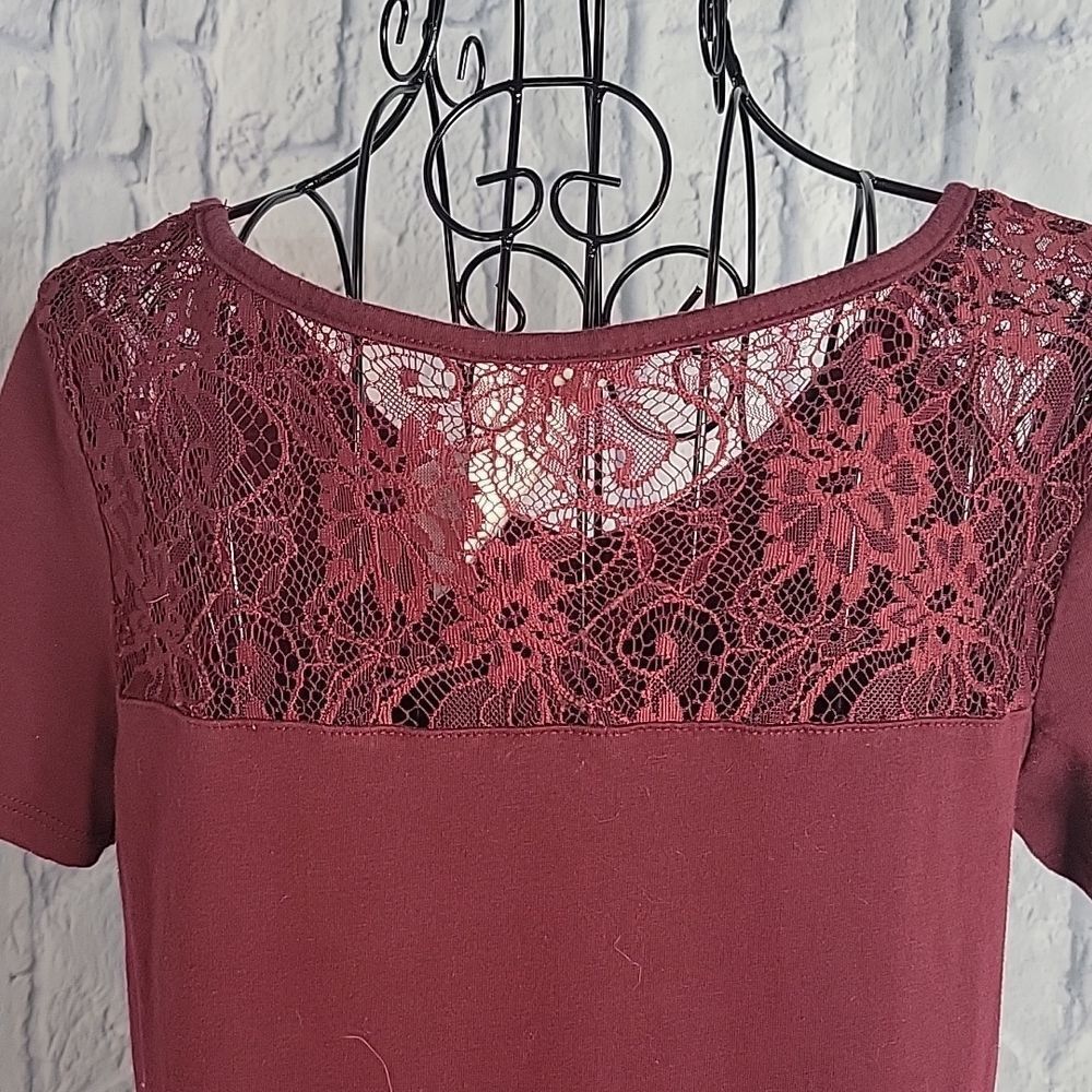 PEANUTS Snoopy Maroon Lace Shirt Medium - Picture 4 of 6